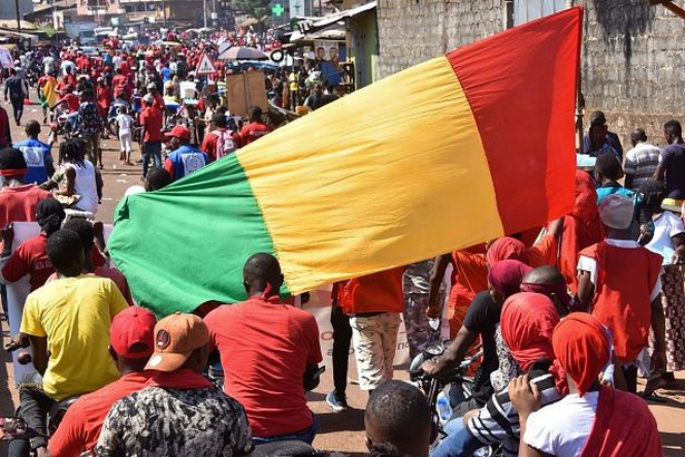 At least eight footballers die in Guinea bus crash - Bóng Đá
