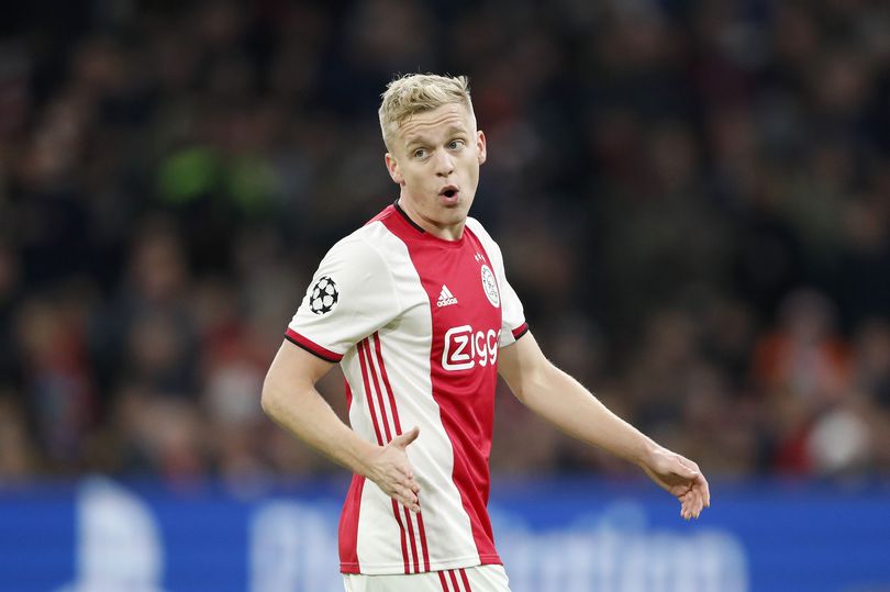 Van de Beek: Real Madrid? I haven't said 'yes' to anyone yet - Bóng Đá