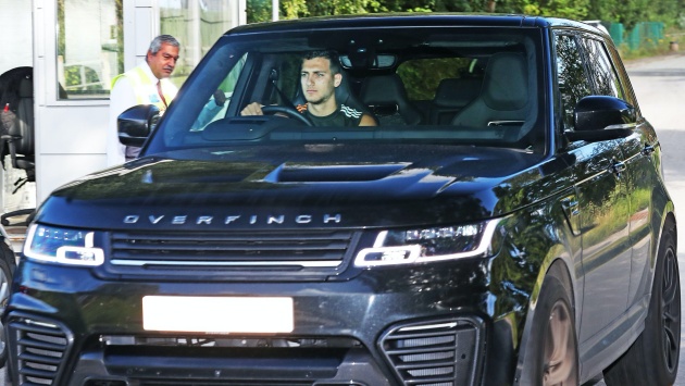 Pictures: Manchester United players arrive for training ahead of Copenhagen fixture - Bóng Đá