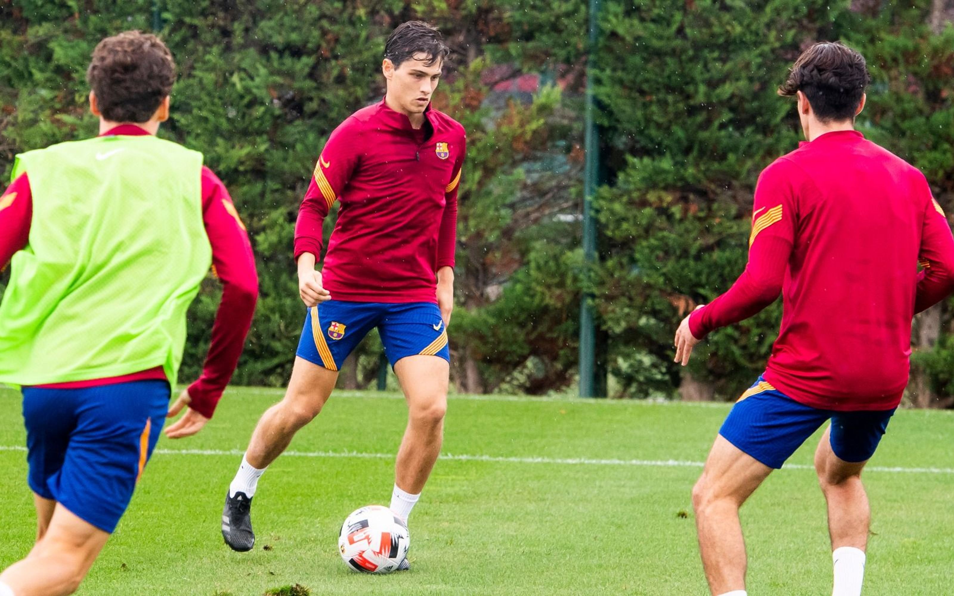 Andres Solano nhanh chóng tập luyện cùng đội B.