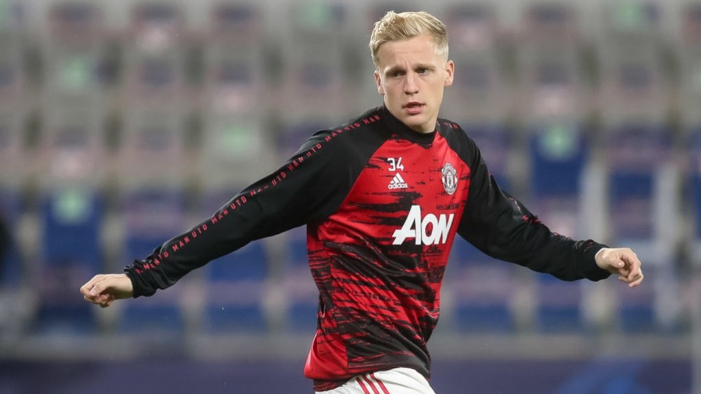 Có lẽ đã tới lúc Van de Beek được ra sân thể hiện tài năng nhiều hơn là cứ mài đũng quần trên ghế dự bị.