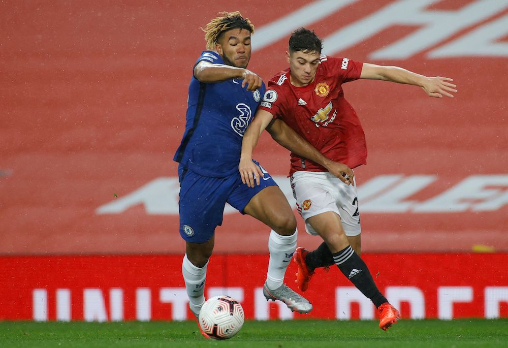 Hiện tại ở hành lang cánh phải, Daniel James thi đấu rất dễ bị bắt bài.