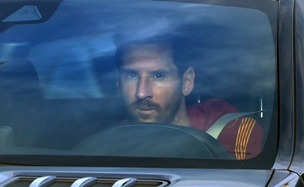 Lionel Messi has 'two demands' that must be met before he'd sign for Man City - Bóng Đá