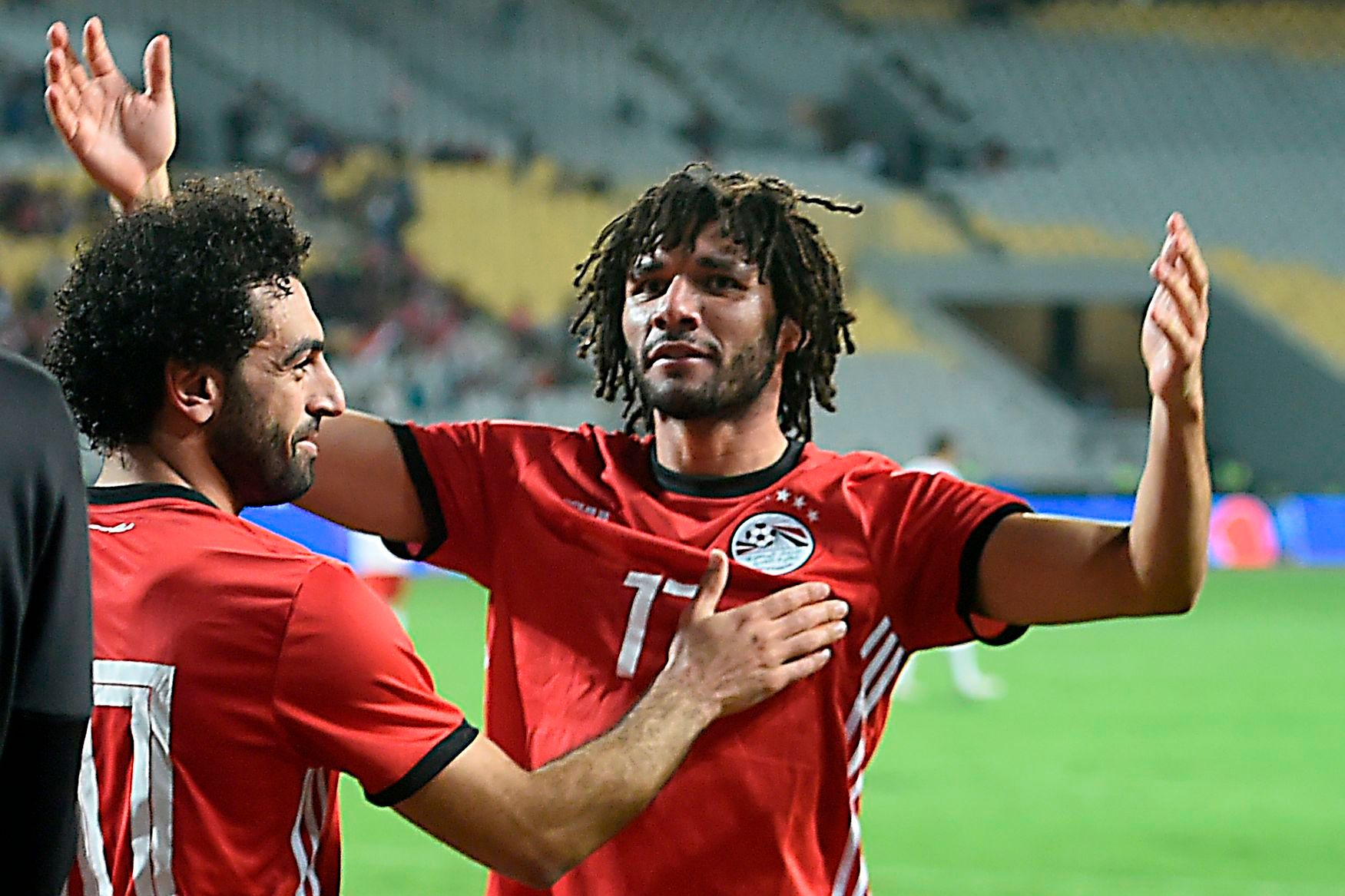 Mohamed Salah and Mohamed Elneny are STILL testing positive for coronavirus - Bóng Đá