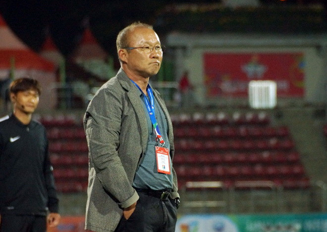 HLV Park Hang-seo vẫn chưa thể sang Việt Nam vì phải lo nốt công việc ở Changwon FC.