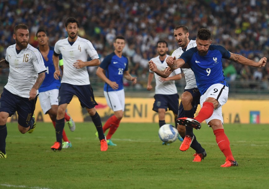 Trận đấu giữa hai đội bóng lớn thu hút sự chú ý của người hâm mộ ngay trước thềm World Cup