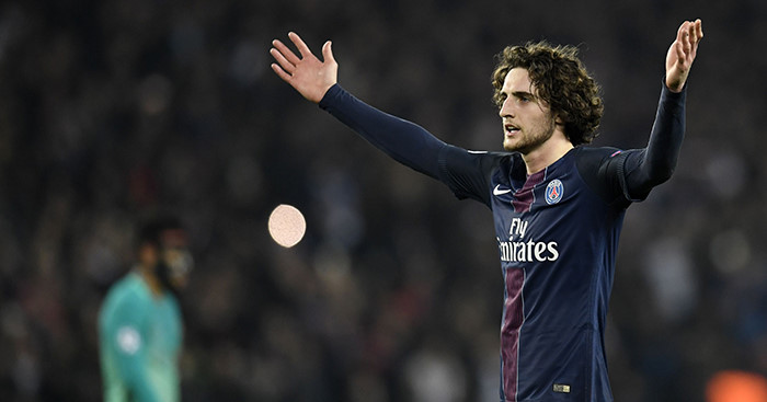 Tiền vệ Adrien Rabiot (Pháp): Là trụ cột tuyến giữa của PSG, nhưng Rabiot chỉ được HLV Didier Deschamps liệt vào danh sách dự phòng. Quá uất ức, tiền vệ 23 tuổi đệ đơn rút khỏi chiến dịch World Cup 2018. Quyết định có phần nông nổi sẽ ảnh hưởng lớn đế sự nghiệp quốc tế của Rabiot.