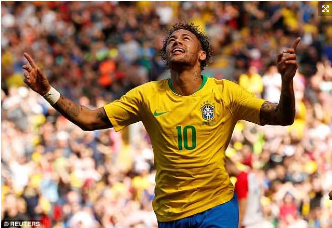 Neymar tranh thủ ngày 'xả trại' thăm quán ăn của Willian - Bóng Đá