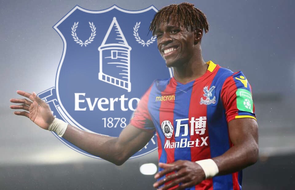 Zaha đang được Everton chèo kéo.