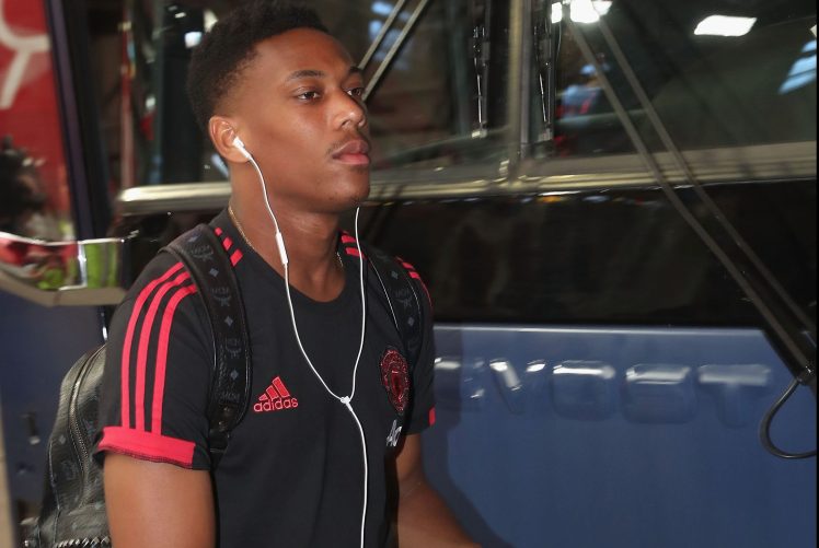 Martial bất ngờ trốn tập và đi Paris cùng bạn gái.