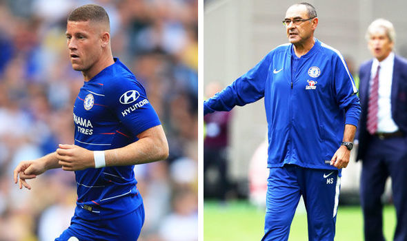 Barkley rất biết ơn những lời động viên của HLV Sarri vào những phút cuối trận.