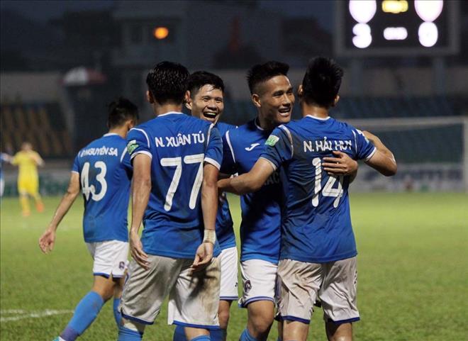 Các CLB V-League trước Tết Nguyên Đán: Chỉ mong đừng nợ lương - Bóng Đá