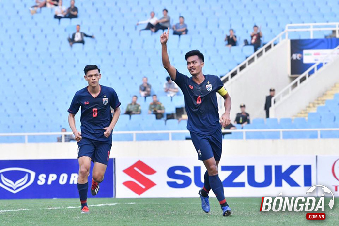 Niềm vui của U23 Thái Lan sau khi có bàn thắng mở tỷ số.