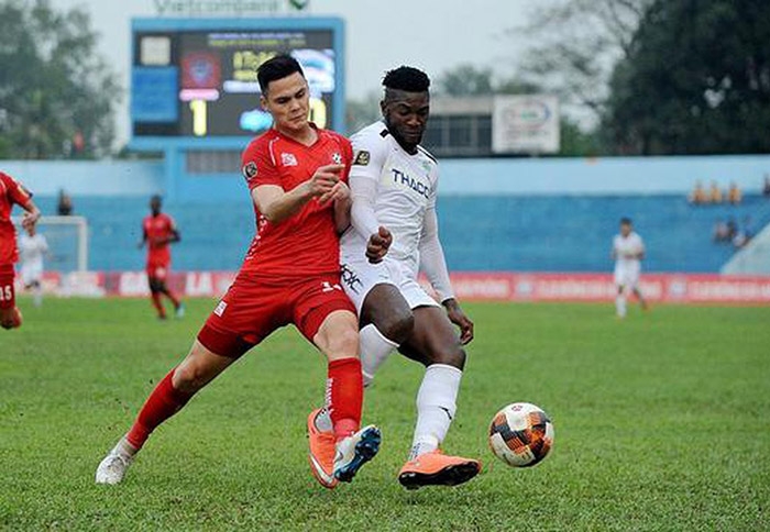 Adriano Schmidt đang có phong độ ổn định trong màu áo CLB Hải Phòng.