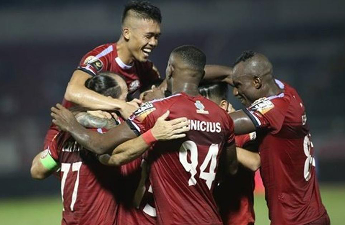 CLB TP.HCM đang bay cao trên BXH V-League.