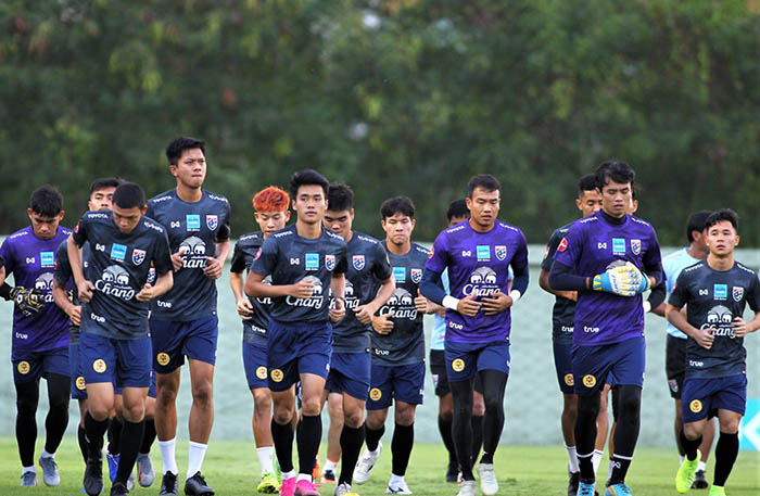 ĐT Thái Lan: Gọi 16 tiền vệ, 2 tiền đạo và dụng ý của HLV Akira Nishino - Bóng Đá