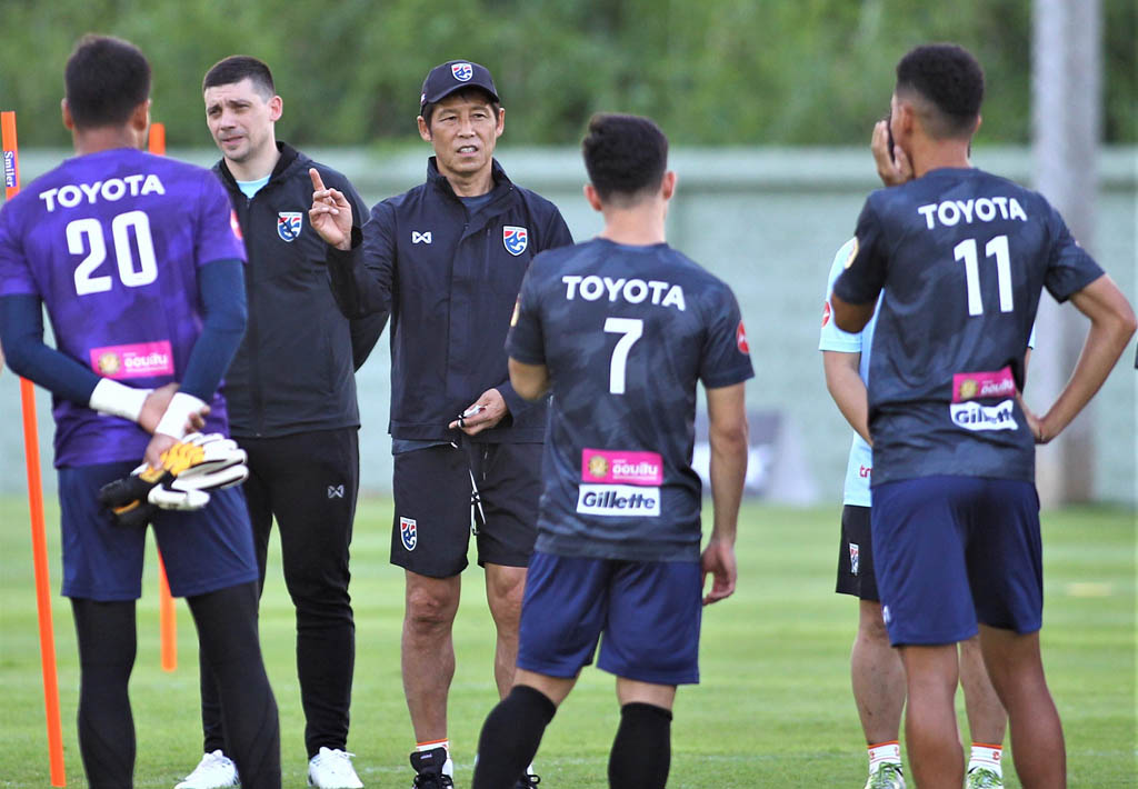HLV Akira Nishino đang giữ kín những thông tin liên quan đến ĐT Thái Lan.