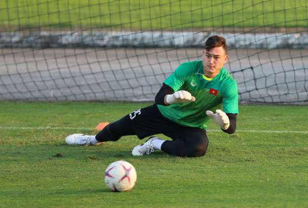 Đặng Văn Lâm nắm nhiều lợi thế khi có kinh nghiệm thi đấu ở Thái Lan trong màu áo Muangthong United.