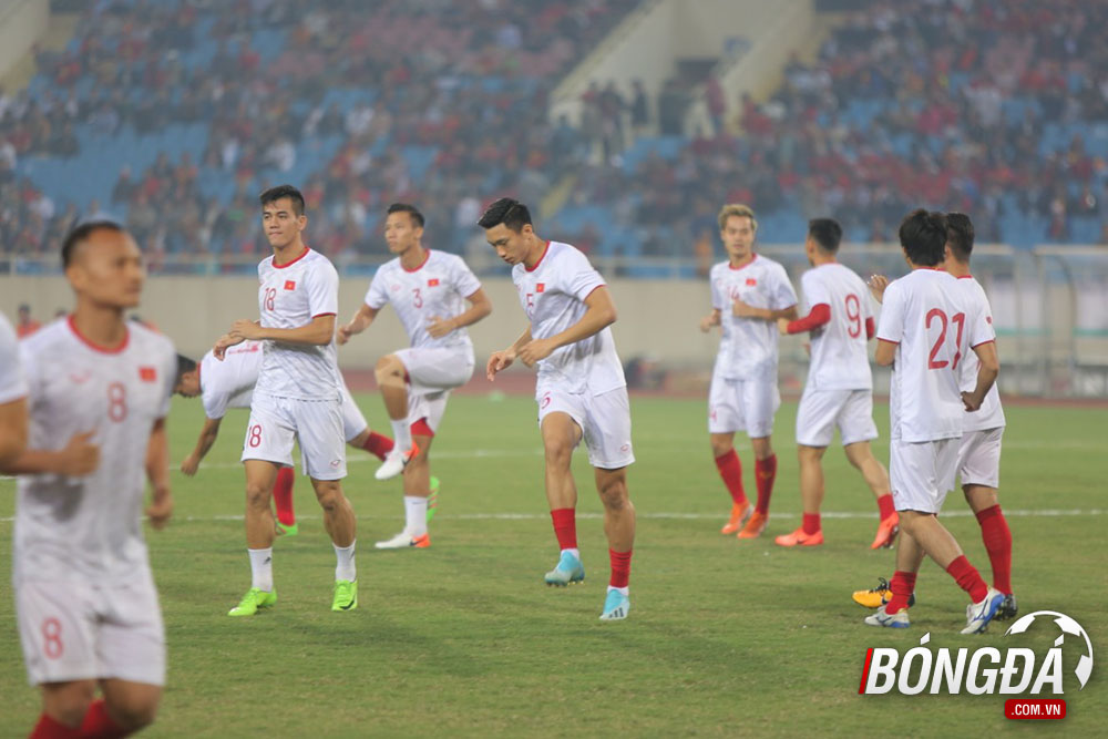 TRỰC TIẾP Việt Nam vs UAE: Tuấn Anh đá chính, Công Phượng dự bị - Bóng Đá