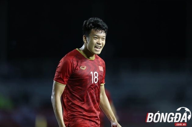 HLV Park Hang-seo lao vào sân, bênh vực Tiến Linh sau tình huống gây hấn của Indonesia - Bóng Đá
