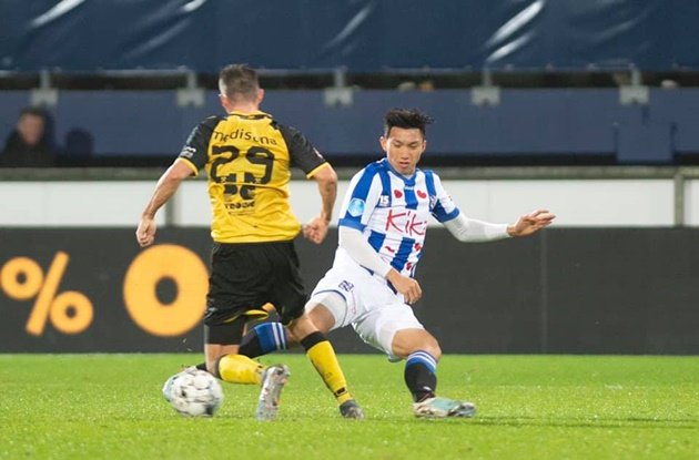 Trang Indosport mỉa mai màn ra mắt của Văn Hậu tại SC Heerenveen.