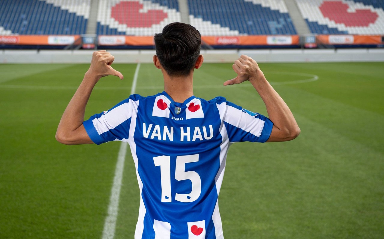 Hậu vệ trái ghi bàn, CĐV Heerenveen vẫn đòi HLV trao cơ hội cho Đoàn Văn Hậu - Bóng Đá