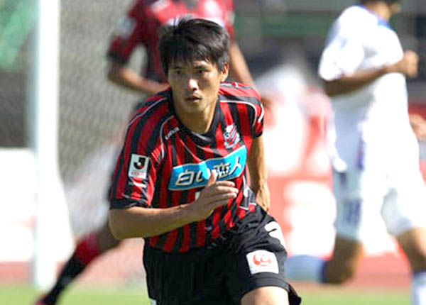 Top 10 cầu thủ Việt Nam từng xuất ngoại thi đấu - Bóng Đá