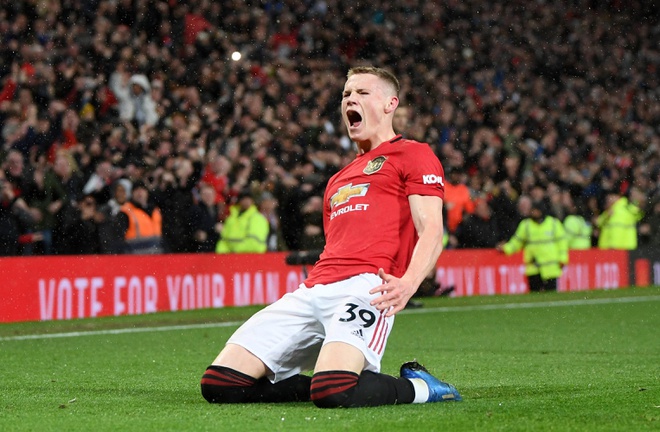 McTominay ghi bàn ấn định chiến thắng 2-0 cho Man Utd trước gã hàng xóm Man City.