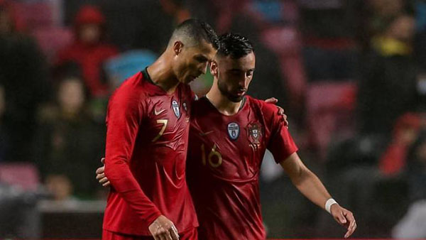 Mới đây, ĐT Bồ Đào Nha đã phát đi thông báo chính thức về việc siêu sao Cristiano Ronaldo dương tính với COVID-19. Thông tin này không chỉ làm buồn lòng NHM Selecao, Juventus mà còn cả Manchester United.