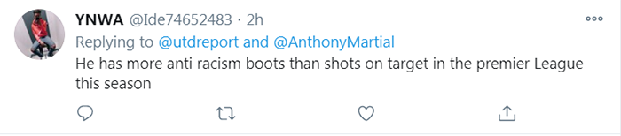 "Cậu ấy có số giày chống nạn phân biệt chủng tộc nhiều hơn cả số cú sút trúng đích ở Ngoại hạng Anh mùa này."