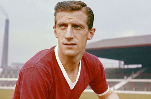 6. Dennis Viollet: Dennis Viollet là một trong những huyền thoại ở sân Old Trafford. Cố danh thủ người Anh từng là cơn ác mộng trên hàng công của Manchester United. Cùng với Tommy Taylor, ông đã đem về chức vô địch Premier League cho MU hai mùa liên tiếp 1956 và 1957.
