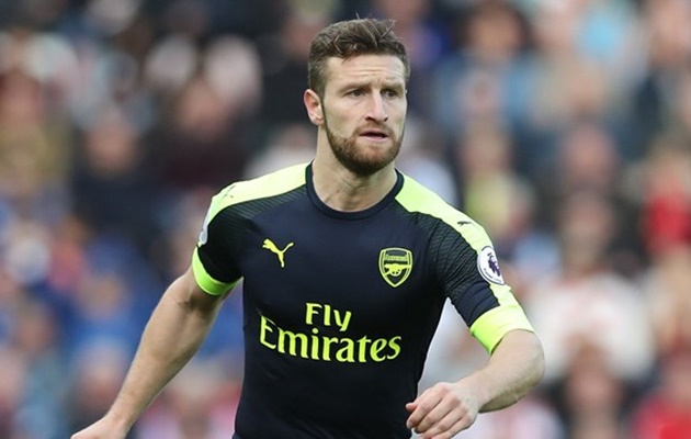 Có Sokratis, Arsenal sẵn sàng tống khứ