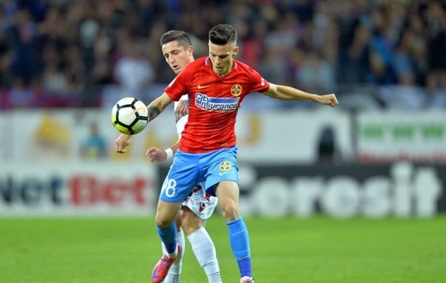 Dennis Man đang là ngôi sao đáng chú ý của Steaua Bucharest.