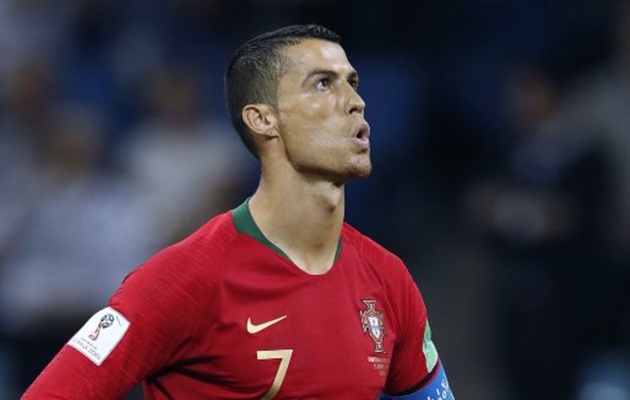 Động tác ăn mừng mới của Ronaldo có ý nghĩa gì? - Bóng Đá