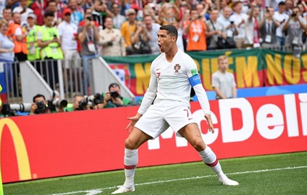 Sao World Cup tiết lộ điều thích thú khi được chơi cạnh Ronaldo - Bóng Đá