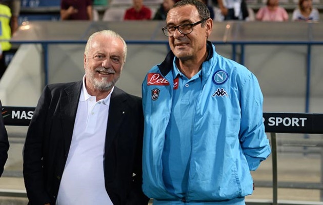 Chủ tịch Aurelio de Laurentiis đã đẩy Maurizio Sarri ra đường và bổ nhiệm Carlo Ancelotti.