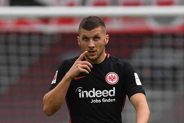 Ante Rebic đang được nhiều ông lớn săn đón.