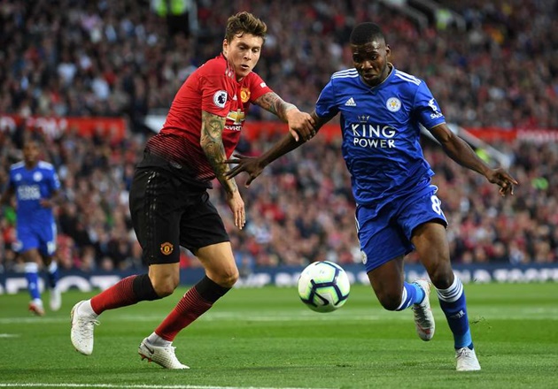 Gary Neville tin rằng mourinho đã chọn smalling và lindelof là bộ đôi hàng đầu - Bóng Đá