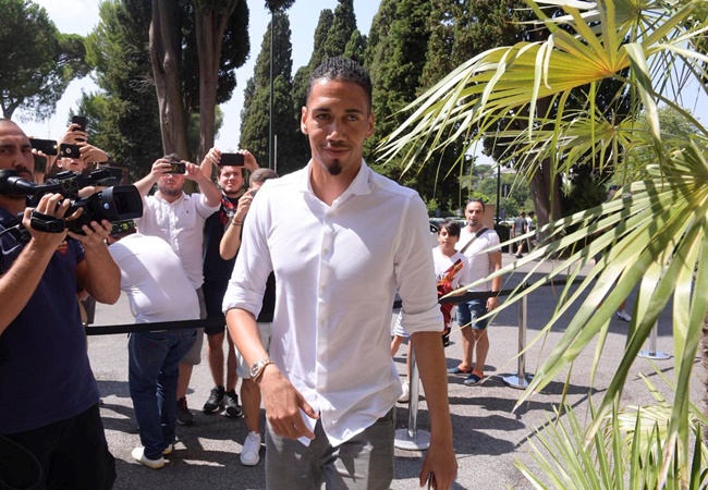 Smalling và buổi phỏng vấn đầu tiên tại AS Roma - Bóng Đá