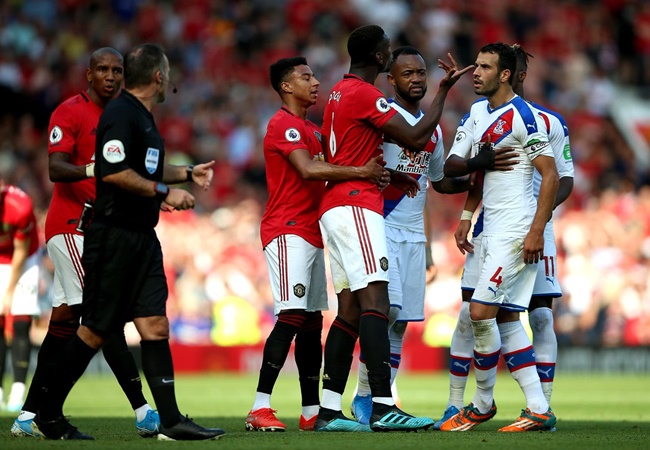 Manchester United left squad short -Bryan Robson - Bóng Đá