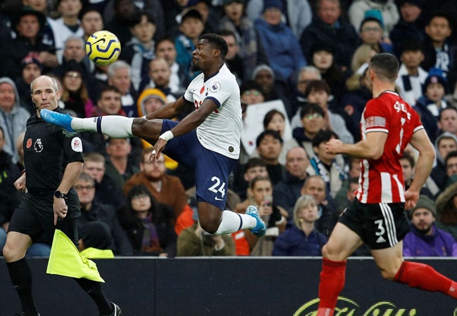 10 hình ảnh đẹp nhất vòng 12 EPL: 'Pháo đài' Anfield; Quỷ đỏ hồi sinh - Bóng Đá