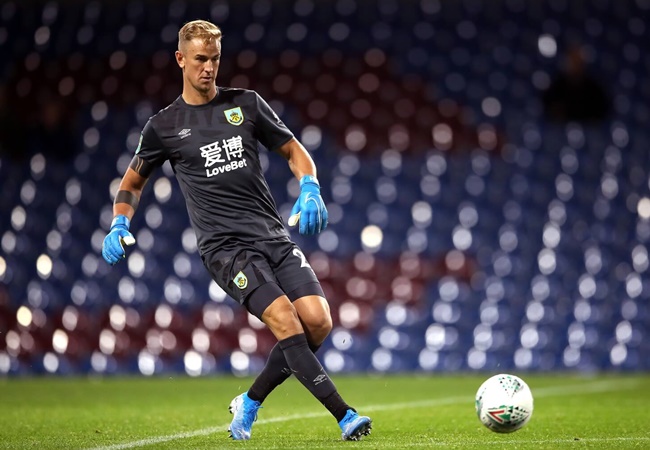 Vị trí thứ 6 thuộc về Joe Hart. Anh ra sân 340 trận ở Premier League, giữ sạch lưới 127 trận và có 2 danh hiệu vô địch cùng Manchester City.