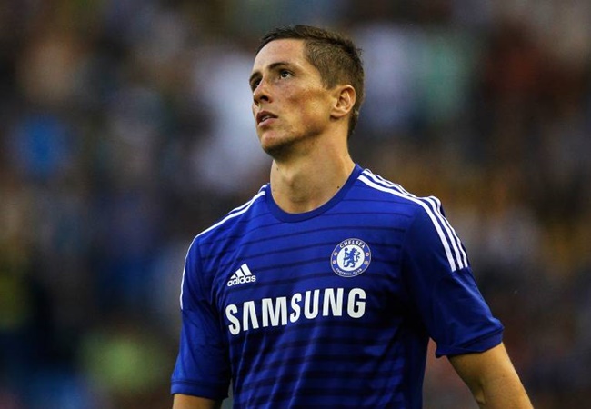 Có 2 khoảnh khắc rất nổi tiếng về Fernando Torres tại Chelsea. Đầu tiên là pha bóng loại bỏ David De Gea sau đó... dứt điểm ra ngoài dù khung thành rộng mở. Thứ hai chính là tình huống anh ghi bàn quyết định loại Barcelona tại Champions League. Tuy nhiên, dù thế nào đi nữa The Blues có lẽ cũng thấy hối tiếc vì chi 50 triệu bảng cho "El Nino". Việc chuyển sang sân Stamford Bridge có thể xem là một bước lùi của tiền đạo người Tây Ban Nha.