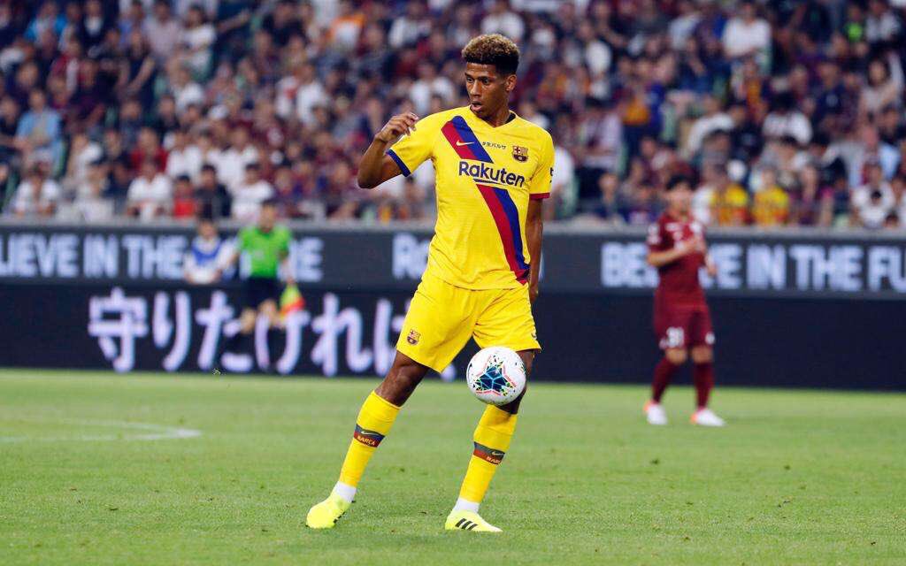 Ngôi sao cuối cùng trong danh sách này là một cái tên trưởng thành từ lò Toulouse, Jean-Clair Todibo. Cầu thủ đang đầu quân cho Barcelona là một trong những trung vệ trẻ giàu tiềm năng của bóng đá châu Âu vào lúc này.