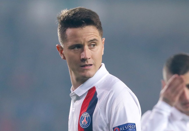 Ander Herrera đã có ý định giải nghệ trong màu áo Manchester United, tuy nhiên ban lãnh đạo Quỷ đỏ không cho phép điều đó xảy ra. Vì bất đồng về chuyện lương bổng, cựu sao Athletic Bilbao quyết định không gia hạn hợp đồng với M.U và gia nhập PSG theo dạng tự do. Để rồi giờ đây, Ole Gunnar Solskjaer phải đau đầu vì không còn nhiều sự lựa chọn ở hàng tiền vệ.
