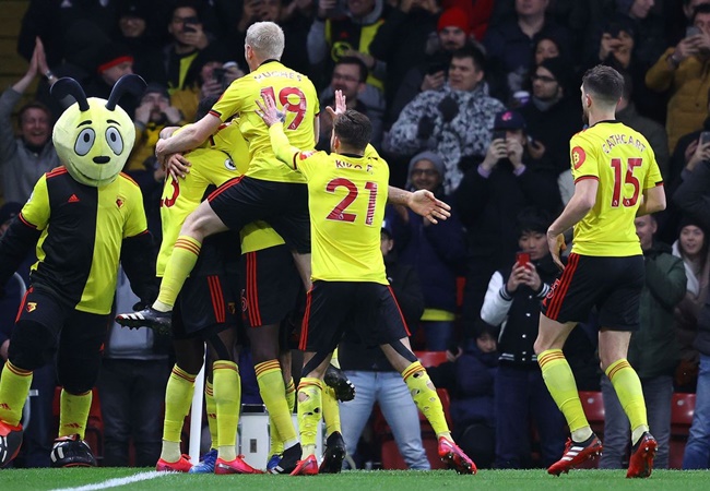 Watford đã gieo rắc kinh hoàng cho Liverpool khi đánh bại The Kop 3-0. Đó là trận thua có cách biệt tồi tệ nhất của một CLB đang dẫn đầu bảng, sau trận Manchester City thua Liverpool 1-4 hồi tháng 11/2015. Đồng thời, đây cũng là kết quả cách biệt nhất mà một đội trong nhóm xuống hạng có được trước đội đầu bảng, sau Leicester City (thắng M.U 3-0 vào tháng 11/1985).
