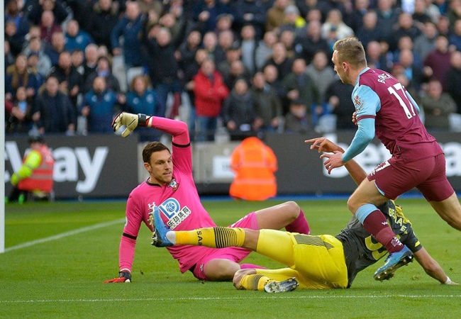 Đánh bại Southampton 3-1, West Ham United đã có trận thắng thứ 3 trước các đại diện đến từ bờ biển phía Nam: 2 trước AFC Bournemouth và 1 trước "The Saints".