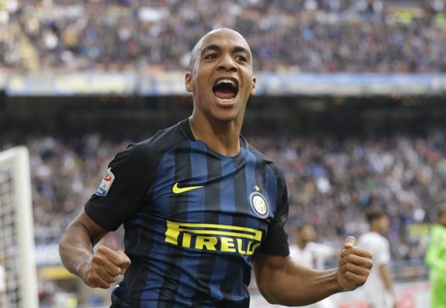 Từng chinh chiến bên cạnh những Raphael Guerreiro, William Carvalho hay Bernardo Silva, tuy nhiên Joao Mario đã xuống phong độ một cách thảm hại. Anh đang chơi bóng tại Lokomotiv Moscow theo dạng cho mượn từ Inter Milan.