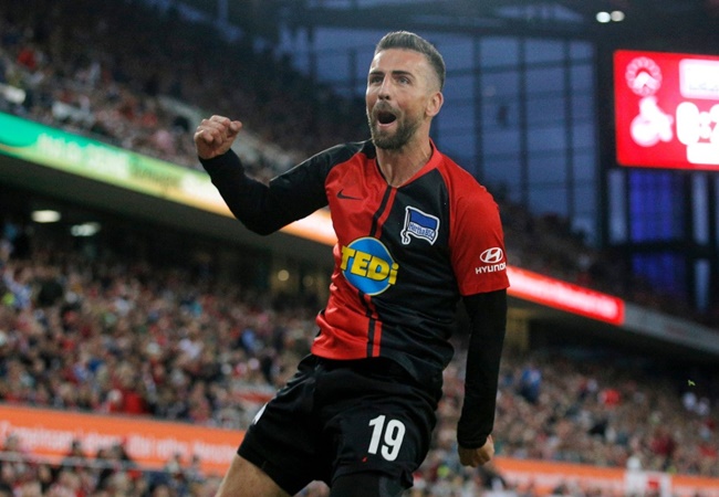 5. Lập công trước Hoffenheim, Vedad Ibisevic là cầu thủ duy nhất ghi bàn trong mỗi năm dương lịch, tính từ 2006 đến 2020.