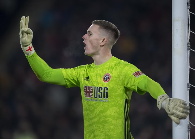 Đứng trong khung gỗ là Dean Henderson, người có tới 13 trận giữ sạch lưới ở mùa giải 2019/20, ngang với cả David De Gea. Thậm chí, anh sẵn sàng trở lại sân Old Trafford từ Sheffield United để cạnh tranh vị trí.